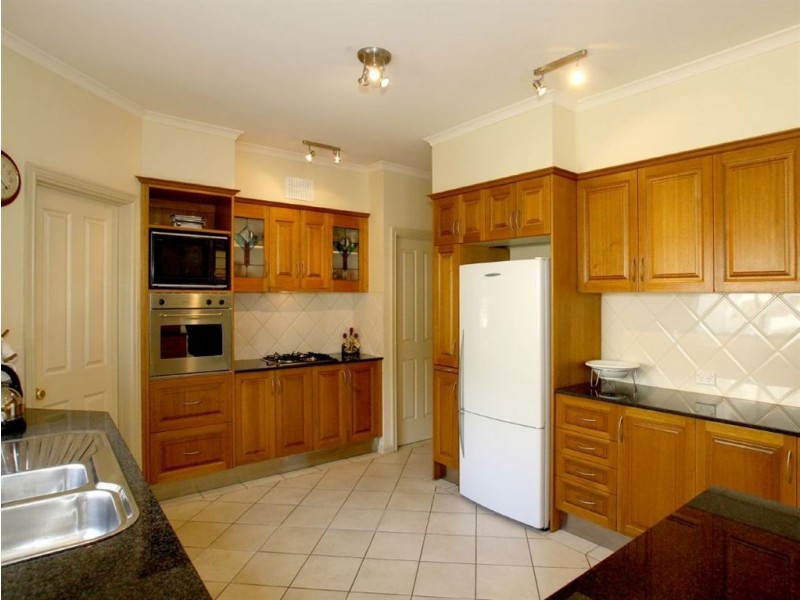 2 Nunyara Crescent, Belair SA 5052
