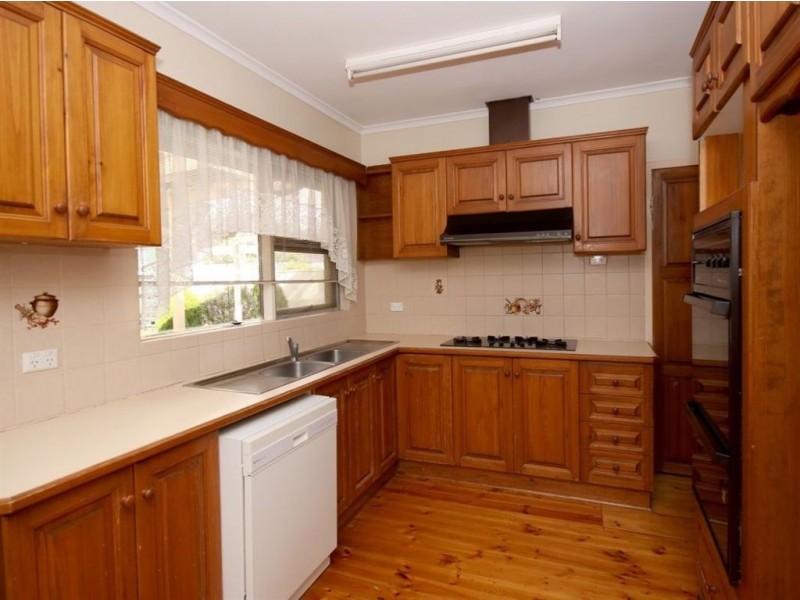 11 Adam Avenue, Bellevue Heights SA 5050