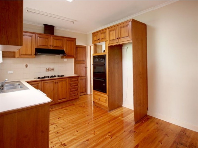 11 Adam Avenue, Bellevue Heights SA 5050