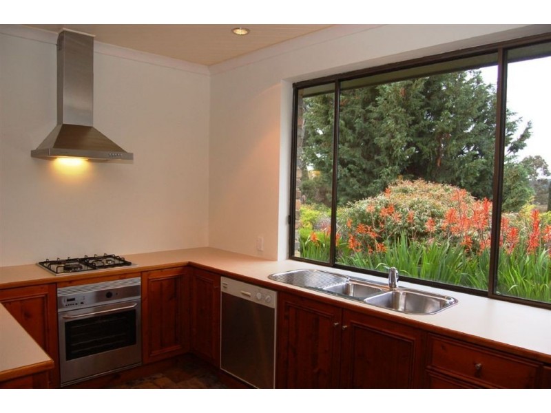 1 Ross Ct, Coromandel Valley SA 5051