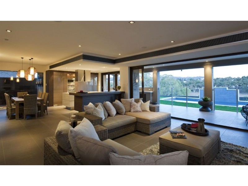 102 Highfield Drive, Craigburn Farm SA 5051