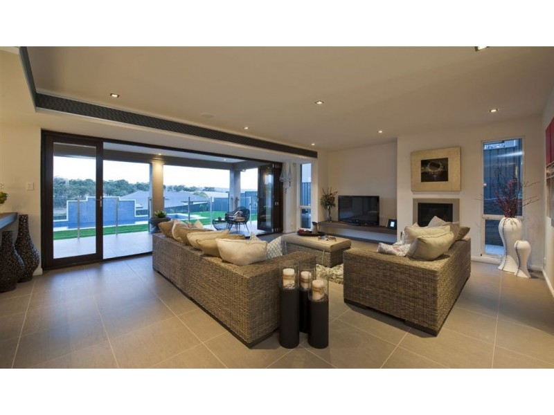 102 Highfield Drive, Craigburn Farm SA 5051