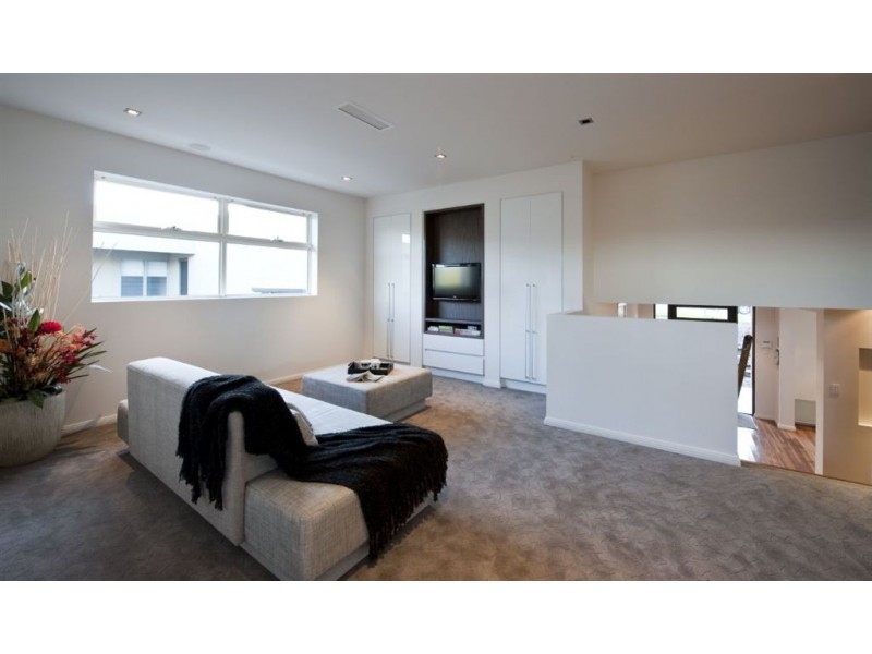 102 Highfield Drive, Craigburn Farm SA 5051