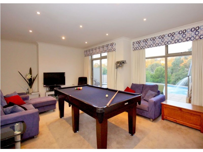 17 Sherwood Avenue, Bellevue Heights SA 5050