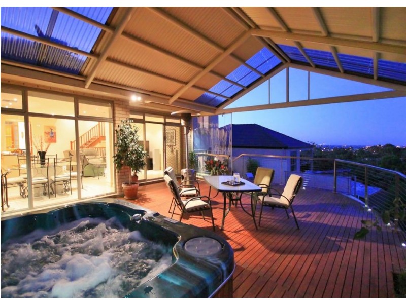 17 Sherwood Avenue, Bellevue Heights SA 5050