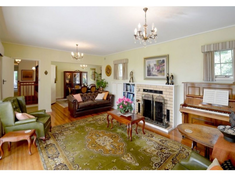 3 Winding Way, Belair SA 5052