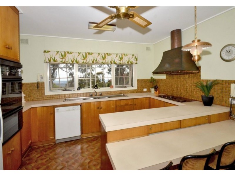 3 Winding Way, Belair SA 5052