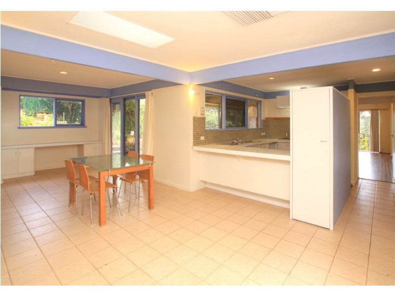 1 Avondale Road, Coromandel Valley SA 5051