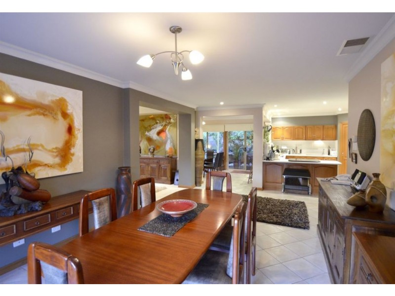 6 Woodlake Drive, Craigburn Farm SA 5051