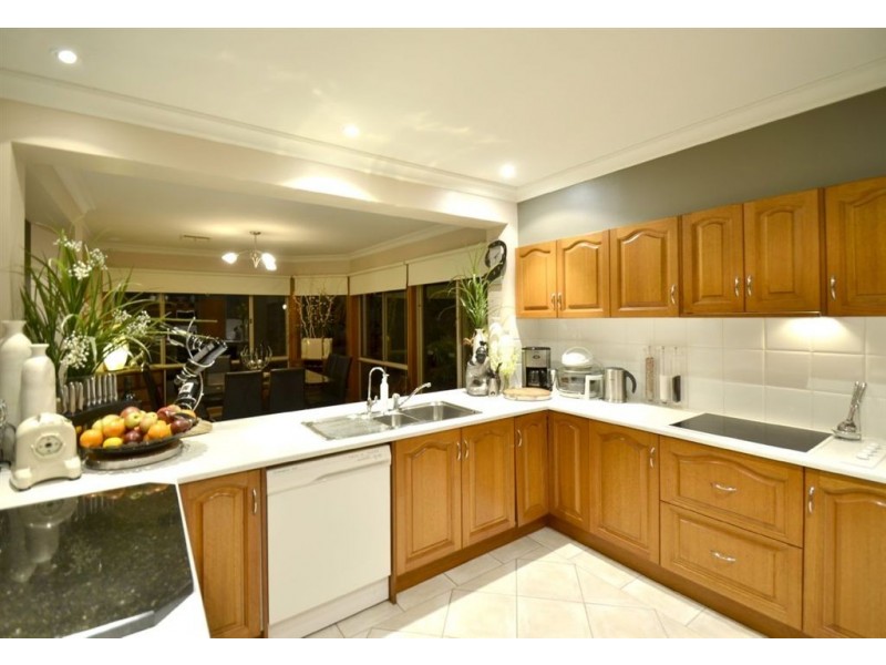 6 Woodlake Drive, Craigburn Farm SA 5051