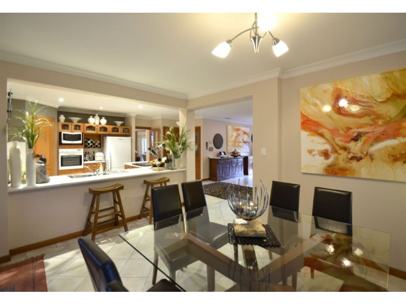 6 Woodlake Drive, Craigburn Farm SA 5051