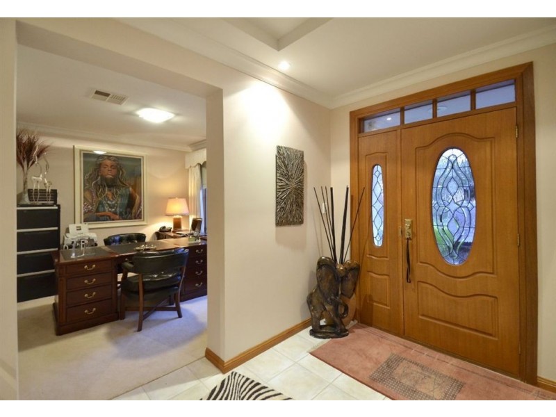 6 Woodlake Drive, Craigburn Farm SA 5051