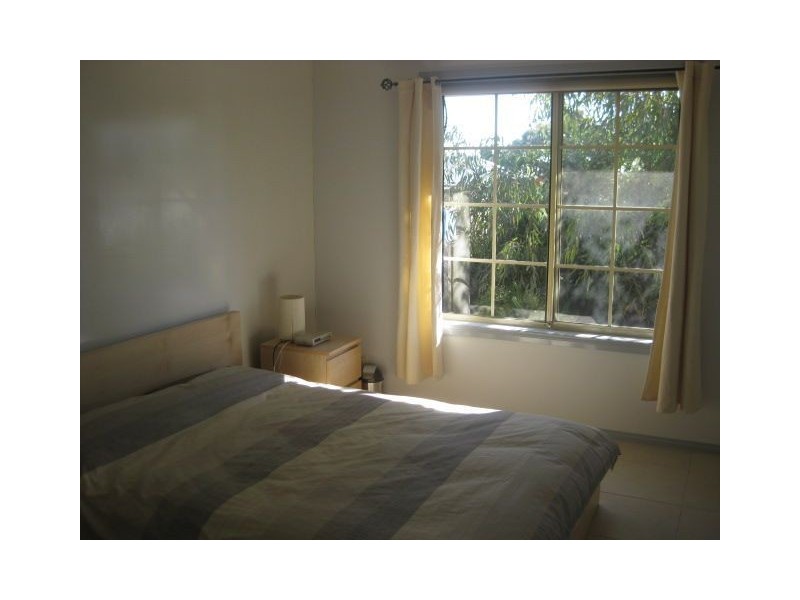 4 White Crescent, Seacombe Gardens SA 5047