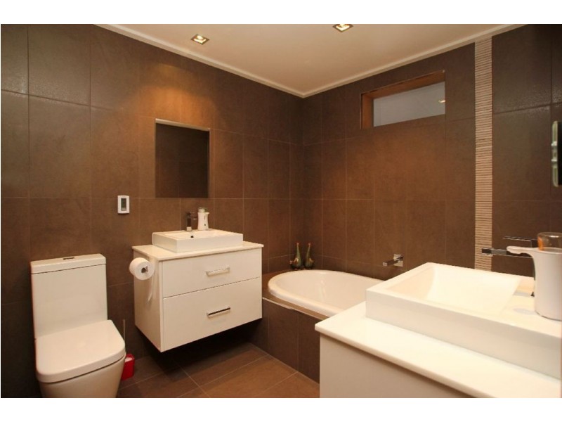 24 Sun Valley Drive, Glenalta SA 5052
