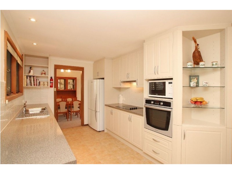 1 Currawong Crescent, Coromandel Valley SA 5051