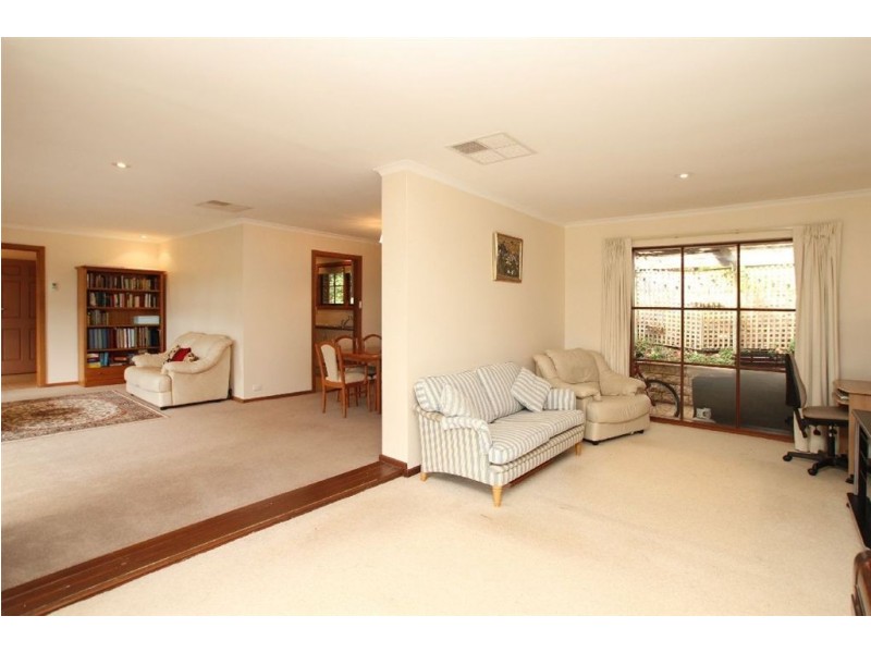 1 Currawong Crescent, Coromandel Valley SA 5051