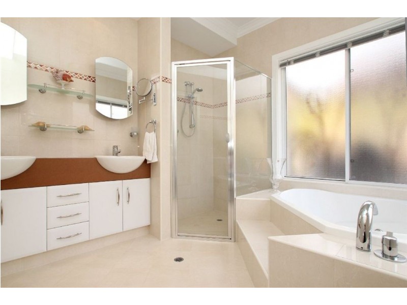 3 Sparrowhawk Lane, Darlington SA 5047