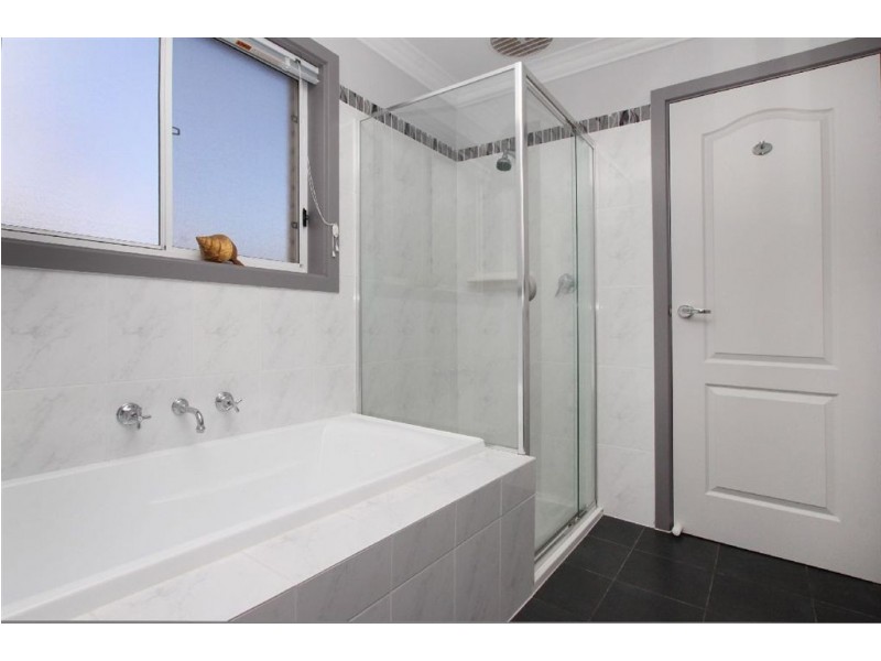 3 Sparrowhawk Lane, Darlington SA 5047