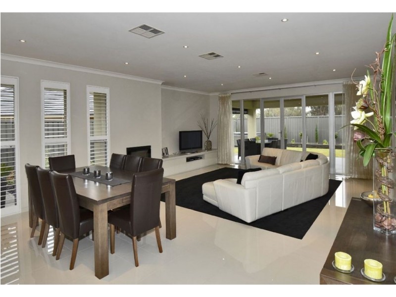 32 Brookman Crescent, Craigburn Farm SA 5051