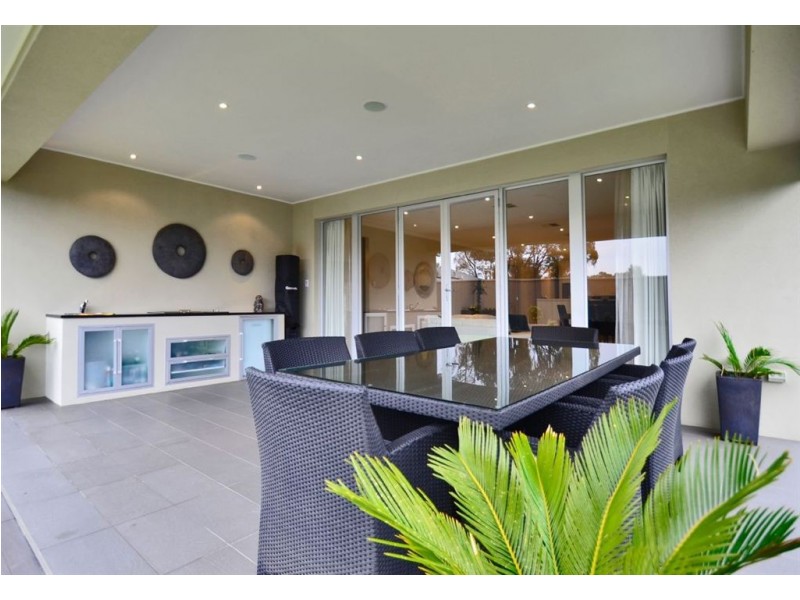 32 Brookman Crescent, Craigburn Farm SA 5051
