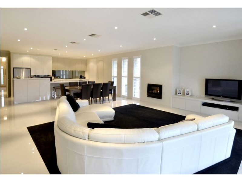 32 Brookman Crescent, Craigburn Farm SA 5051