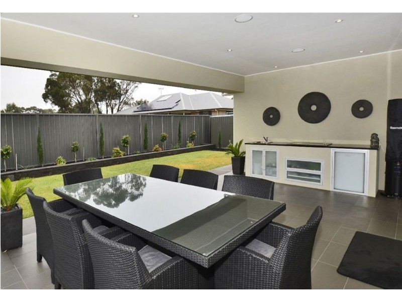 32 Brookman Crescent, Craigburn Farm SA 5051