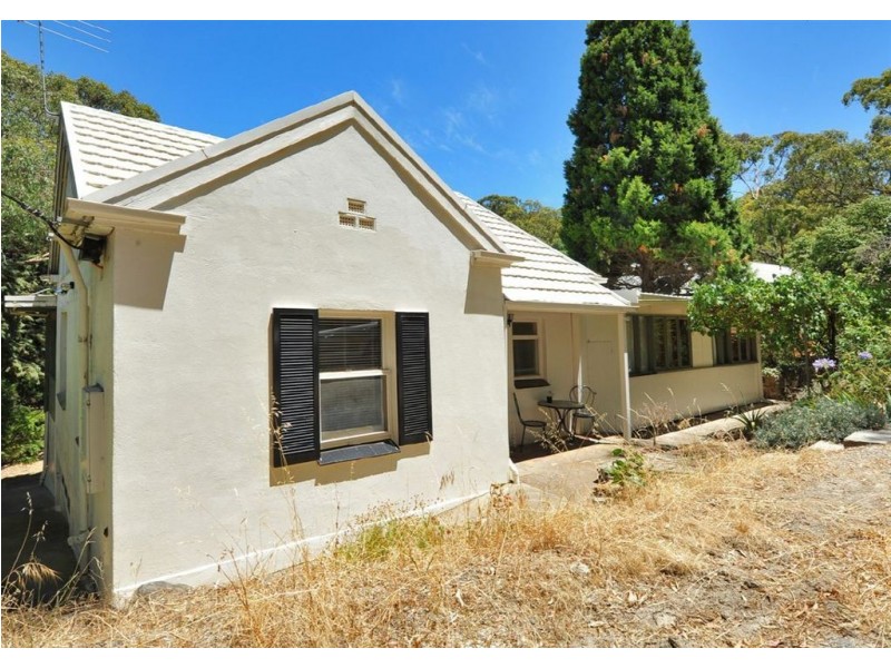 2 Deane Avenue, Belair SA 5052