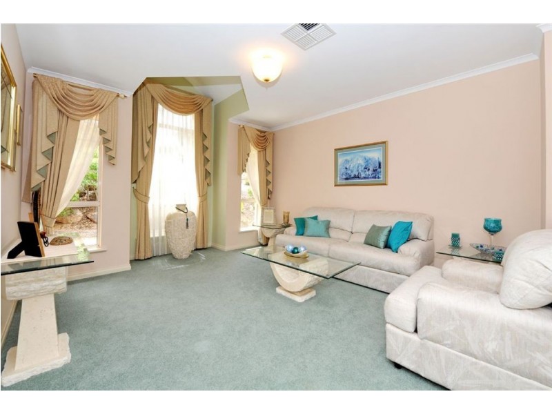 17 Cumming Street, Craigburn Farm SA 5051