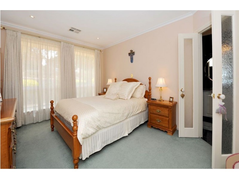 17 Cumming Street, Craigburn Farm SA 5051