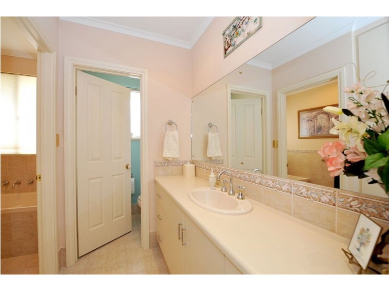 17 Cumming Street, Craigburn Farm SA 5051