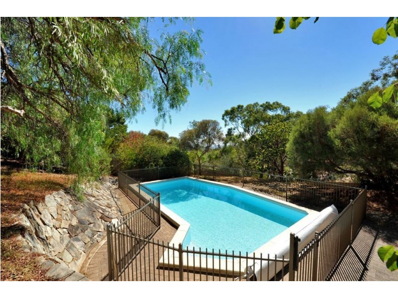 37 Ridgehaven Drive, Bellevue Heights SA 5050