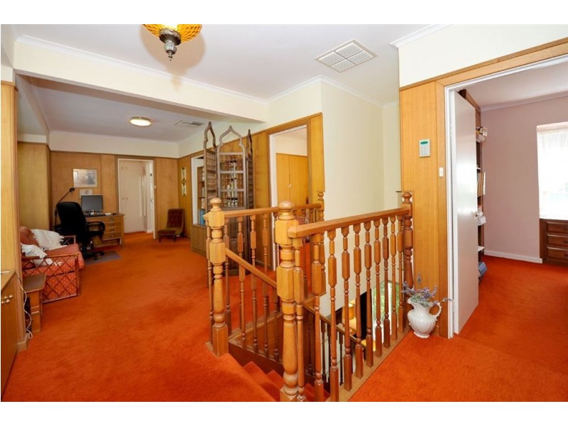 37 Ridgehaven Drive, Bellevue Heights SA 5050