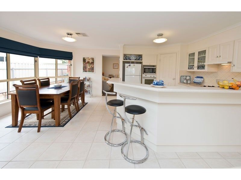 2 Spencer Court, Flagstaff Hill SA 5159