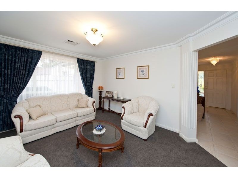 2 Spencer Court, Flagstaff Hill SA 5159