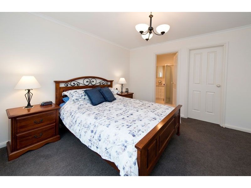 2 Spencer Court, Flagstaff Hill SA 5159