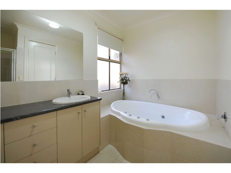 8 Warriparinga Avenue, Craigburn Farm SA 5051