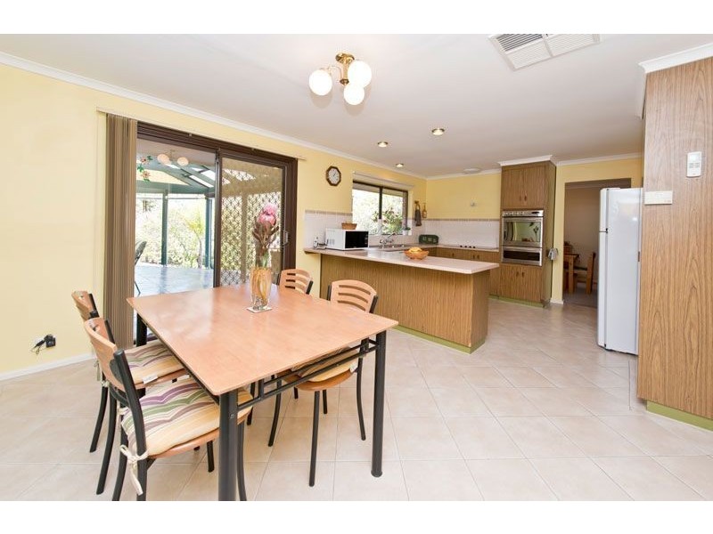 16 Avondale Road, Coromandel Valley SA 5051