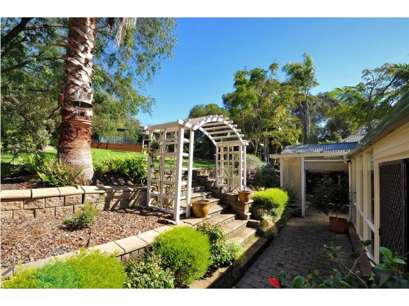 2 Casuarina Place, Aberfoyle Park SA 5159