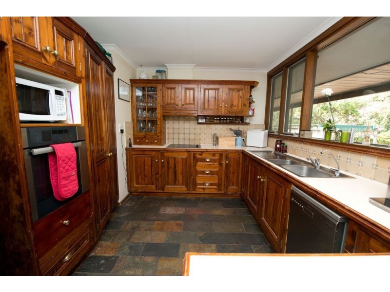 22 Hurds Hill Drive, Coromandel Valley SA 5051