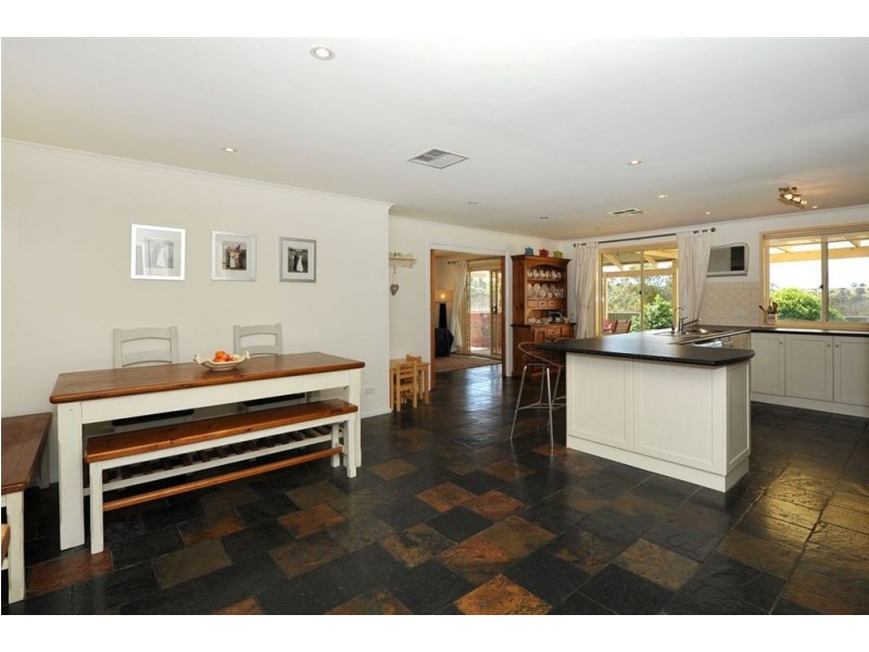 33 York Drive, Flagstaff Hill SA 5159