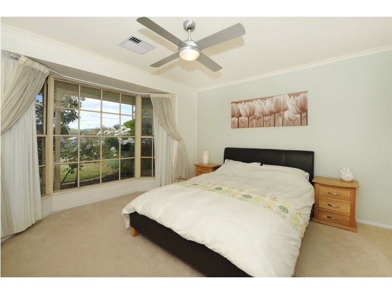 33 York Drive, Flagstaff Hill SA 5159