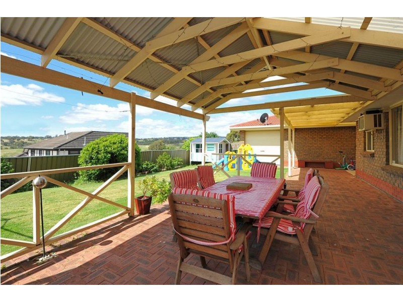 33 York Drive, Flagstaff Hill SA 5159