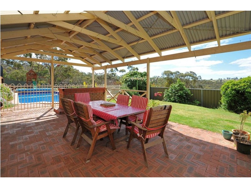 33 York Drive, Flagstaff Hill SA 5159