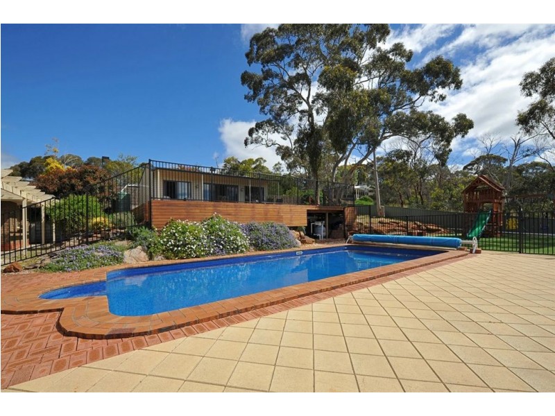 33 York Drive, Flagstaff Hill SA 5159