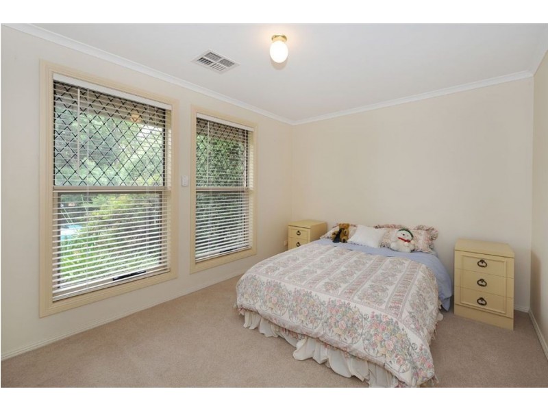 2 Peewit Avenue, Glenalta SA 5052