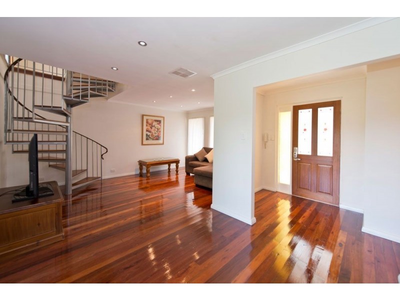 19 Oakdene Crescent, Coromandel Valley SA 5051