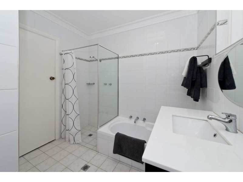 19 Oakdene Crescent, Coromandel Valley SA 5051