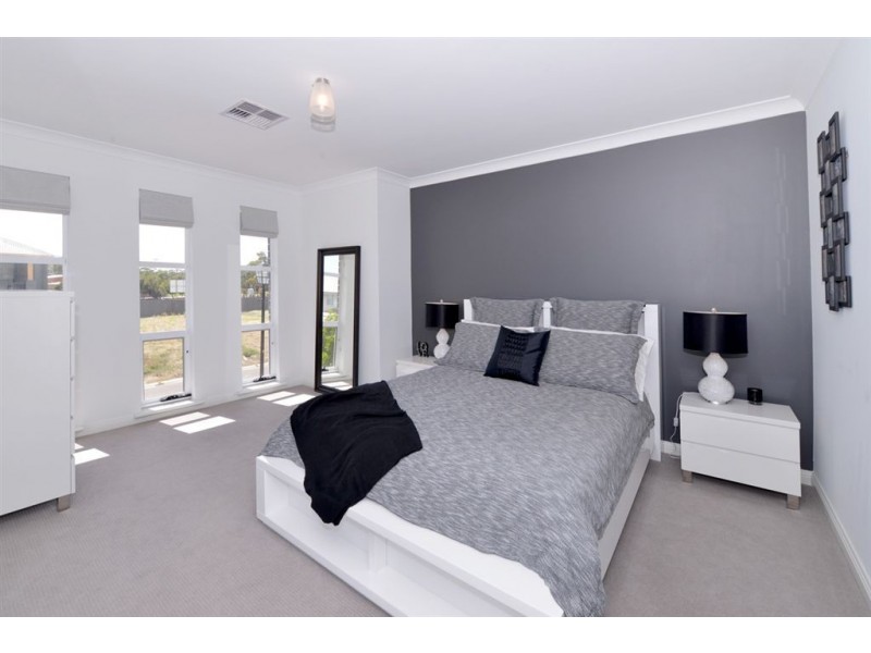 15 Brookman Crescent, Craigburn Farm SA 5051