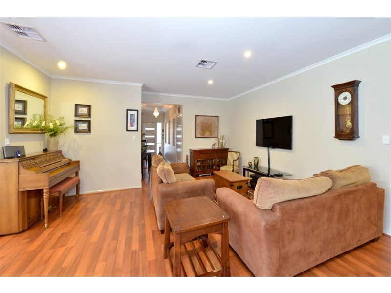 10 Rogerson Circuit, Craigburn Farm SA 5051