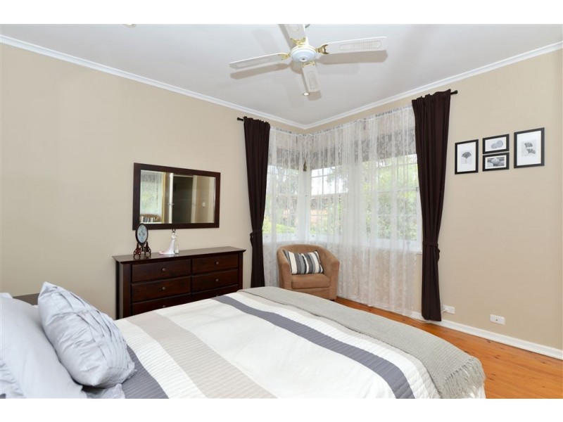 10 Barretts Road, Torrens Park SA 5062